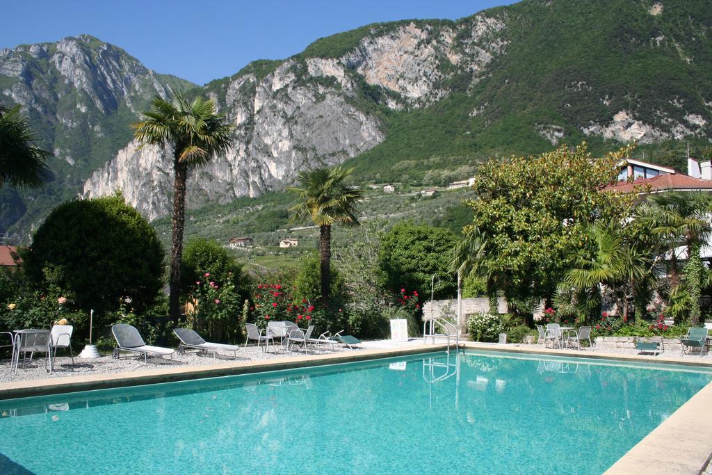 Albergo Garni Villa Moretti Riva del Garda Exterior photo